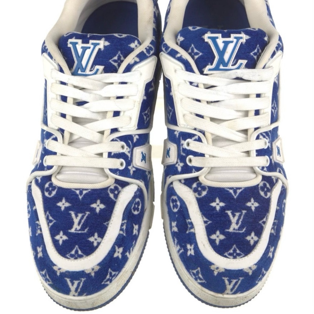 Men’s Louis Vuitton Sneakers - Picture 3 of 5